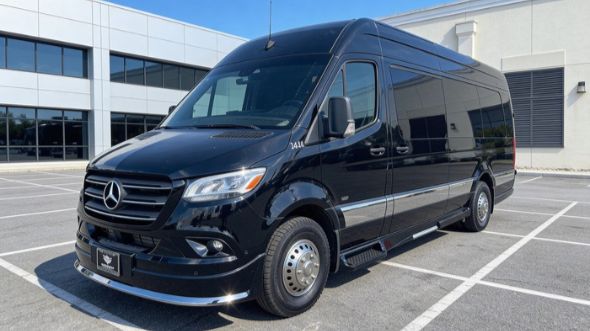 10 passenger sprinter van
