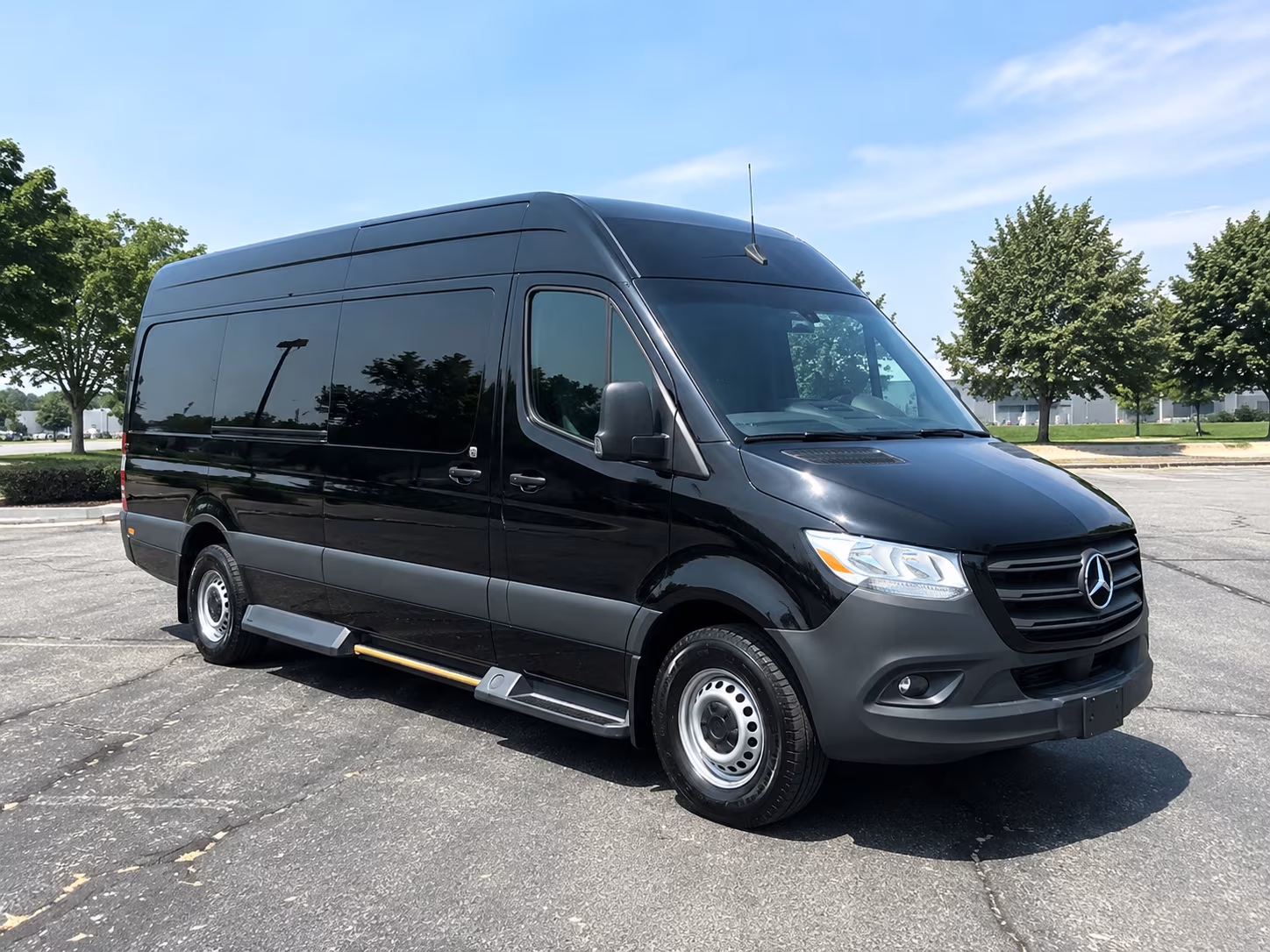 find the perfect transportation for your next airport transfer 3